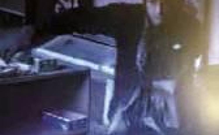 Bossier detectives seek burglary suspect