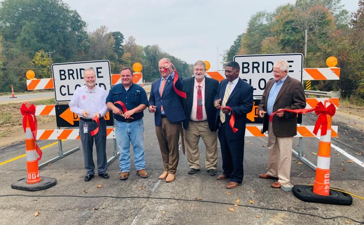 (Left to right: Minden Mayor Terry Gardner, Sen. Ryan Gatti, Gov. John Bel Edwards, DOTD Disrict Administrator David North, P.E., DOTD Secretary Dr. Shawn Wilson, Danny Crawford, Fibrebond Director of Transportation)