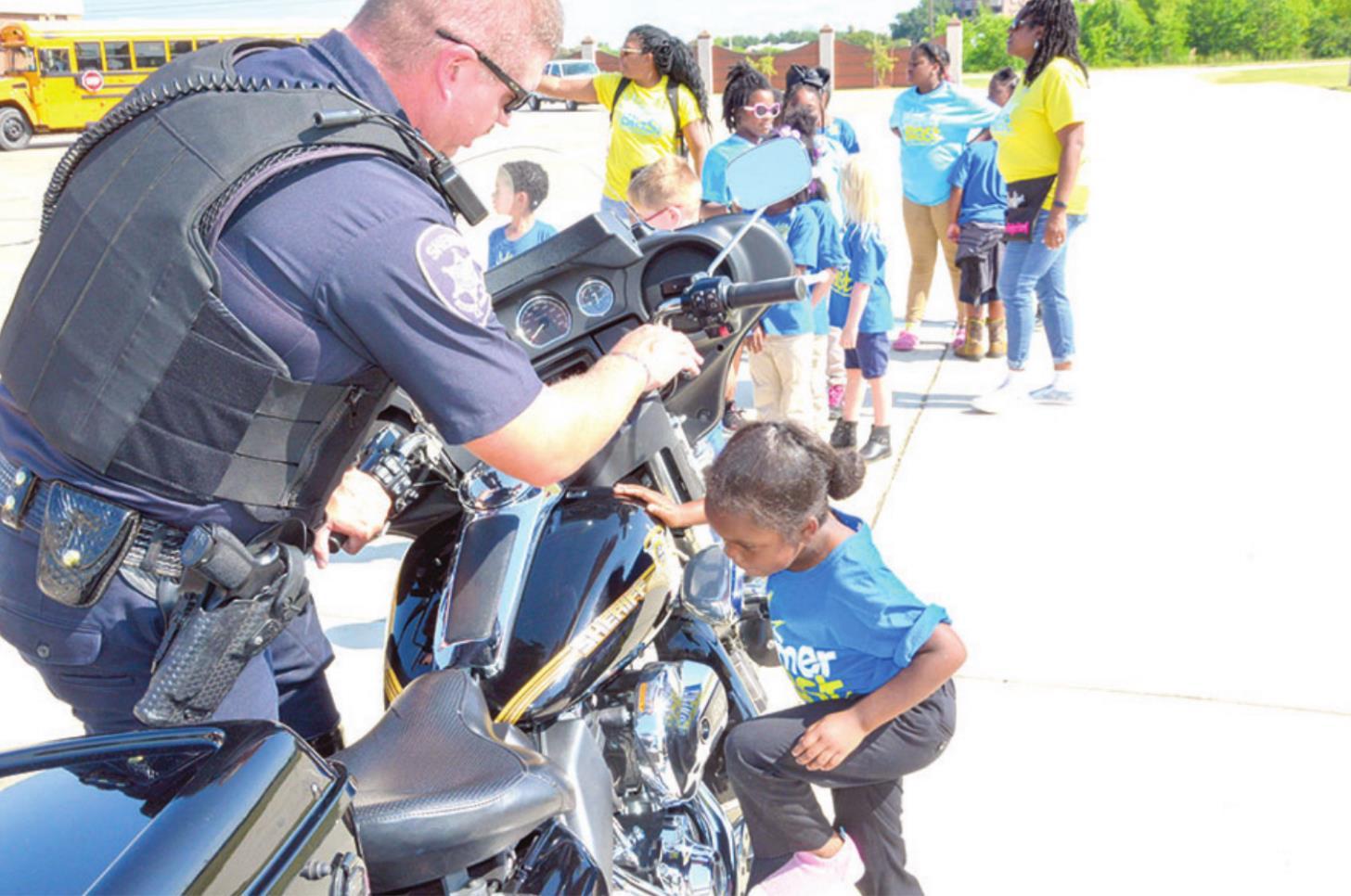 Viking Drive Substation hosts summer campers