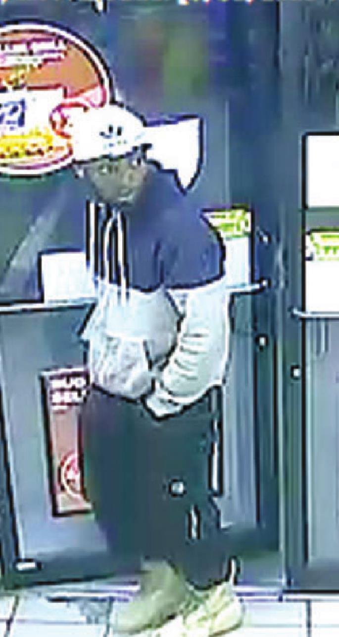Police still seeking robbery suspect