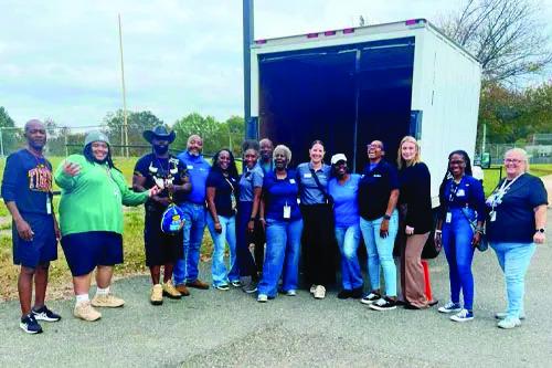 SPAR Distributes Turkeys To More Than 300 Families Ahead Of Thanksgiving 