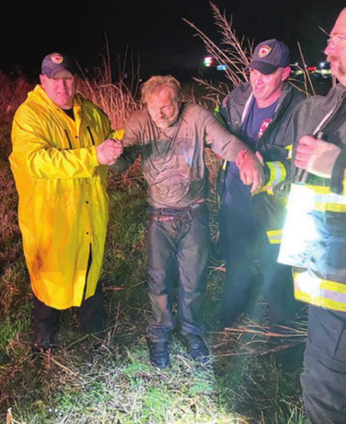 Caddo sheriff's deputies locate fugitive in creek