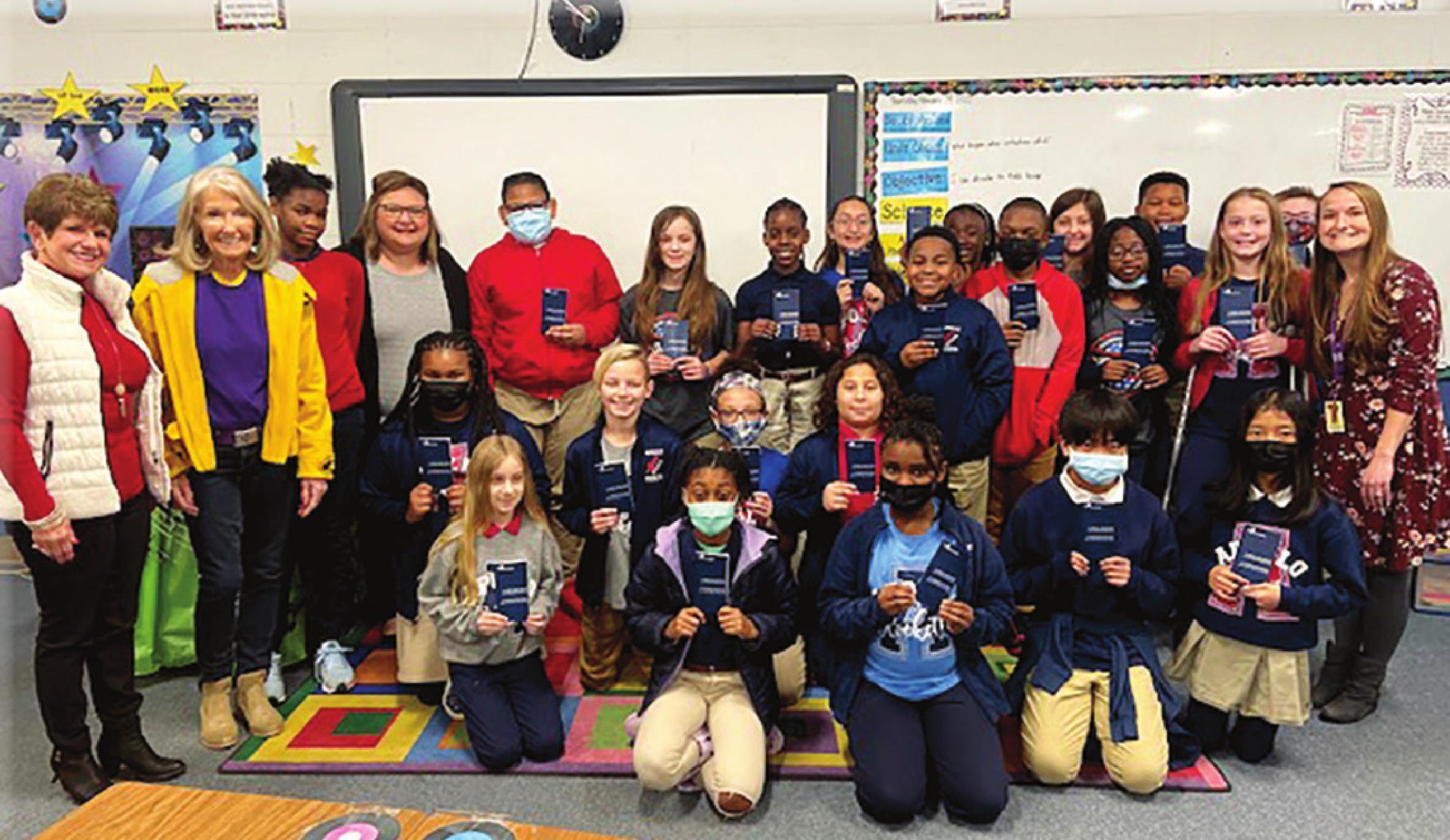 Fifth-graders receive personal copies of U.S. Constitution