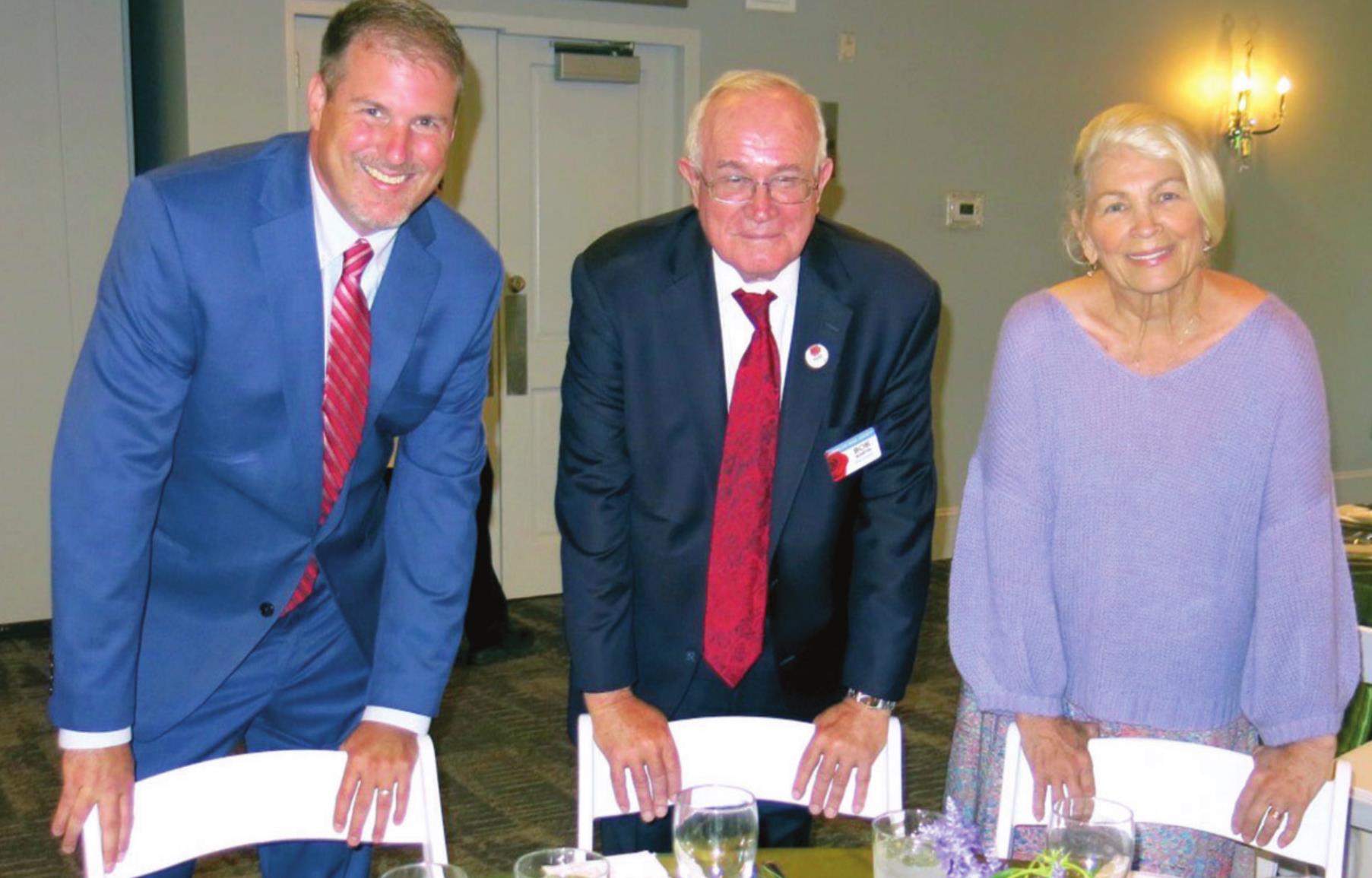 American Rose Society President Bob Martin the 2021 Mary Johnston Award recipient