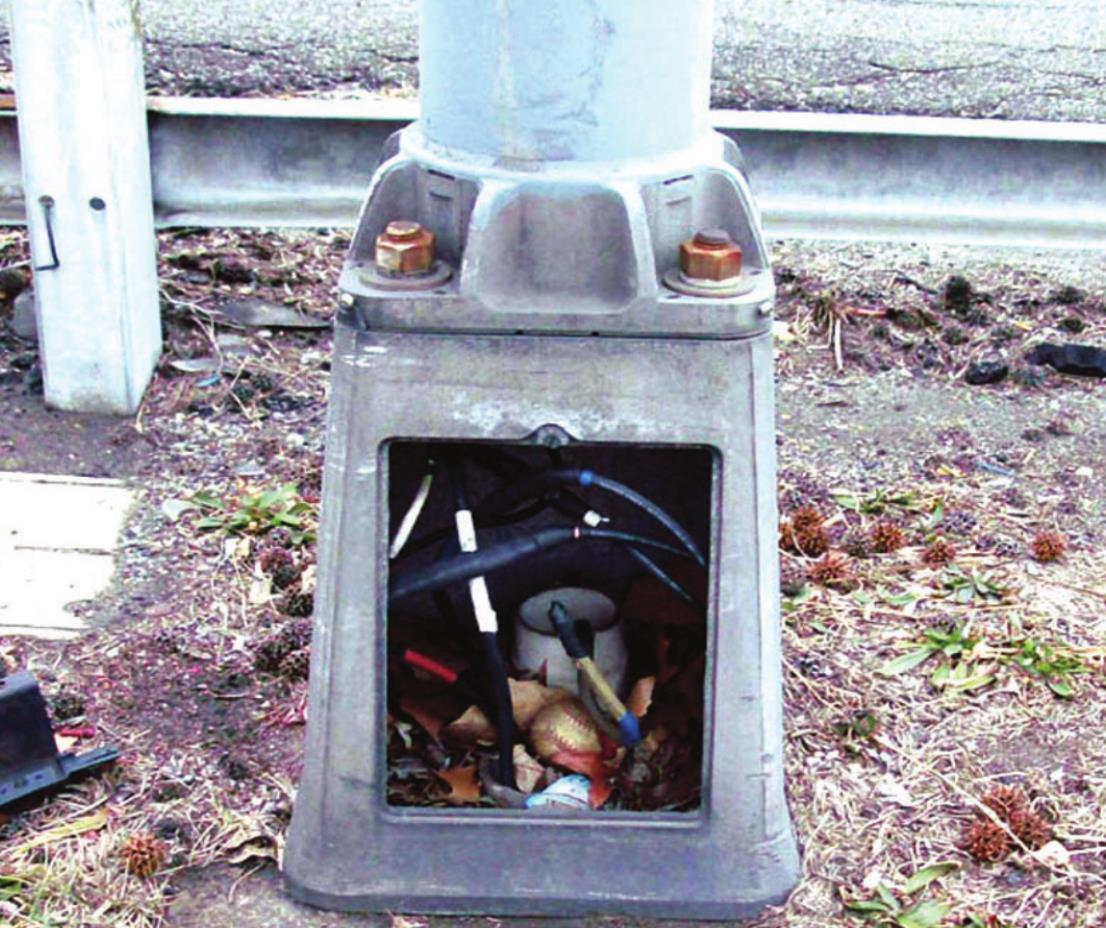 Thieves cannibalize public infrastructure