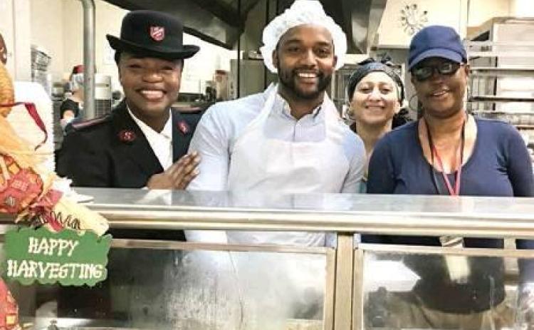 Salvation Army spreads Thanksgiving cheer