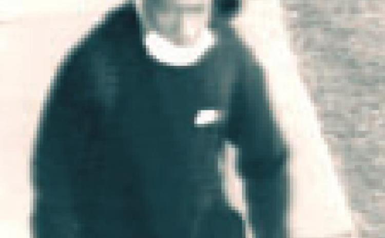 Police seek identity of robbery suspect
