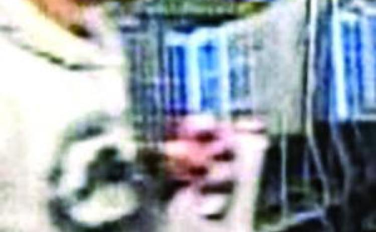 Bossier police seek debit card thief