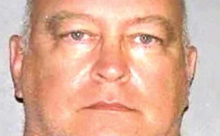 Photographer pleads guilty to child pornography