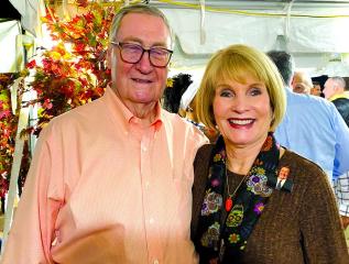 Jim and Margaret Elrod have once again made their Cedar Lodge property on Cross Lake available for the WK Fall Barbecue. Dots & Dashes ....